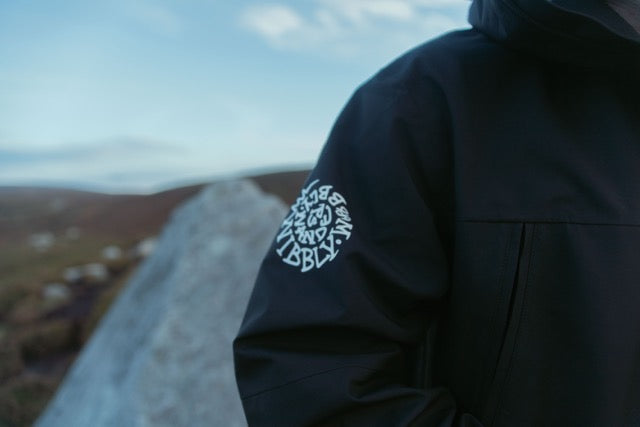 Madra Rua ꩜☘︎ (PRESALE) 2.5L Tech Jacket