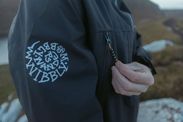 Madra Rua ꩜☘︎ (PRESALE) 2.5L Tech Jacket